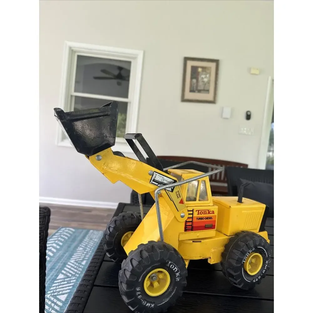 Vintage Tonka Turbo Diesel XMB-975 Front End Loader Pressed Steel